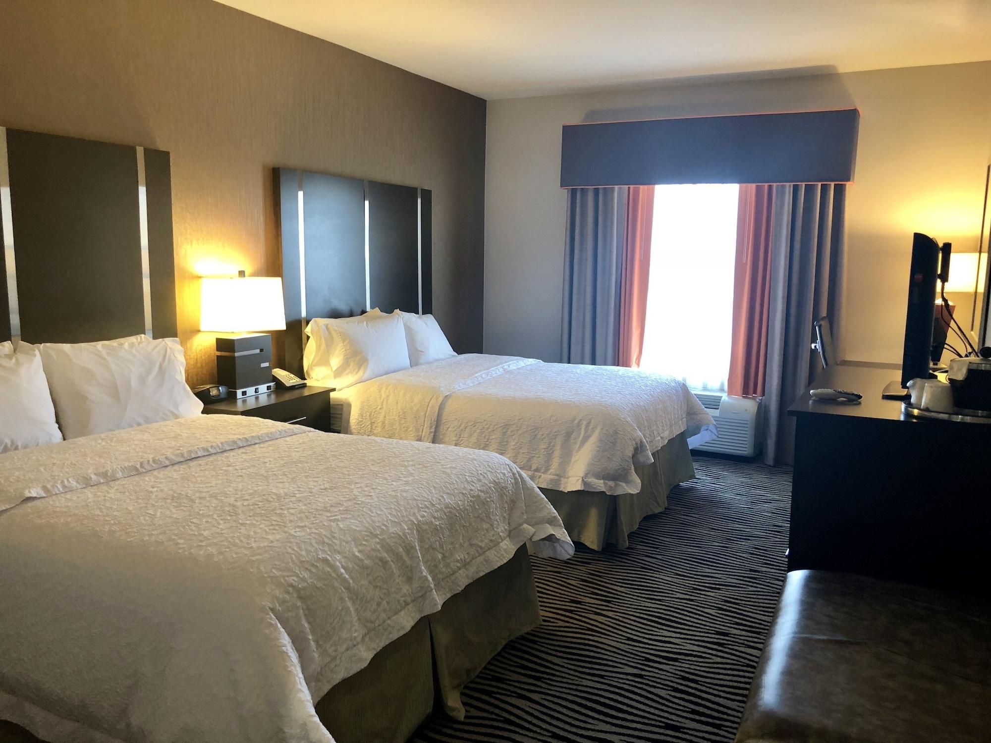 Hampton Inn And Suites Tulsa Central Экстерьер фото