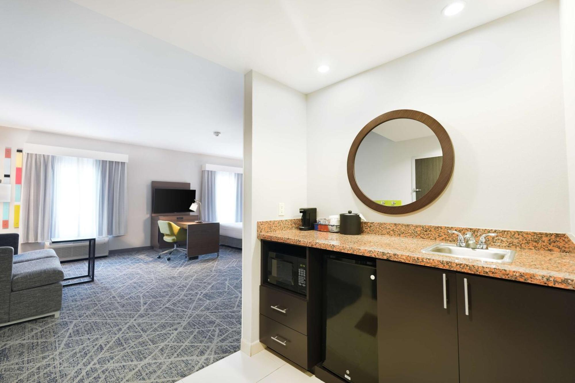 Hampton Inn And Suites Tulsa Central Экстерьер фото