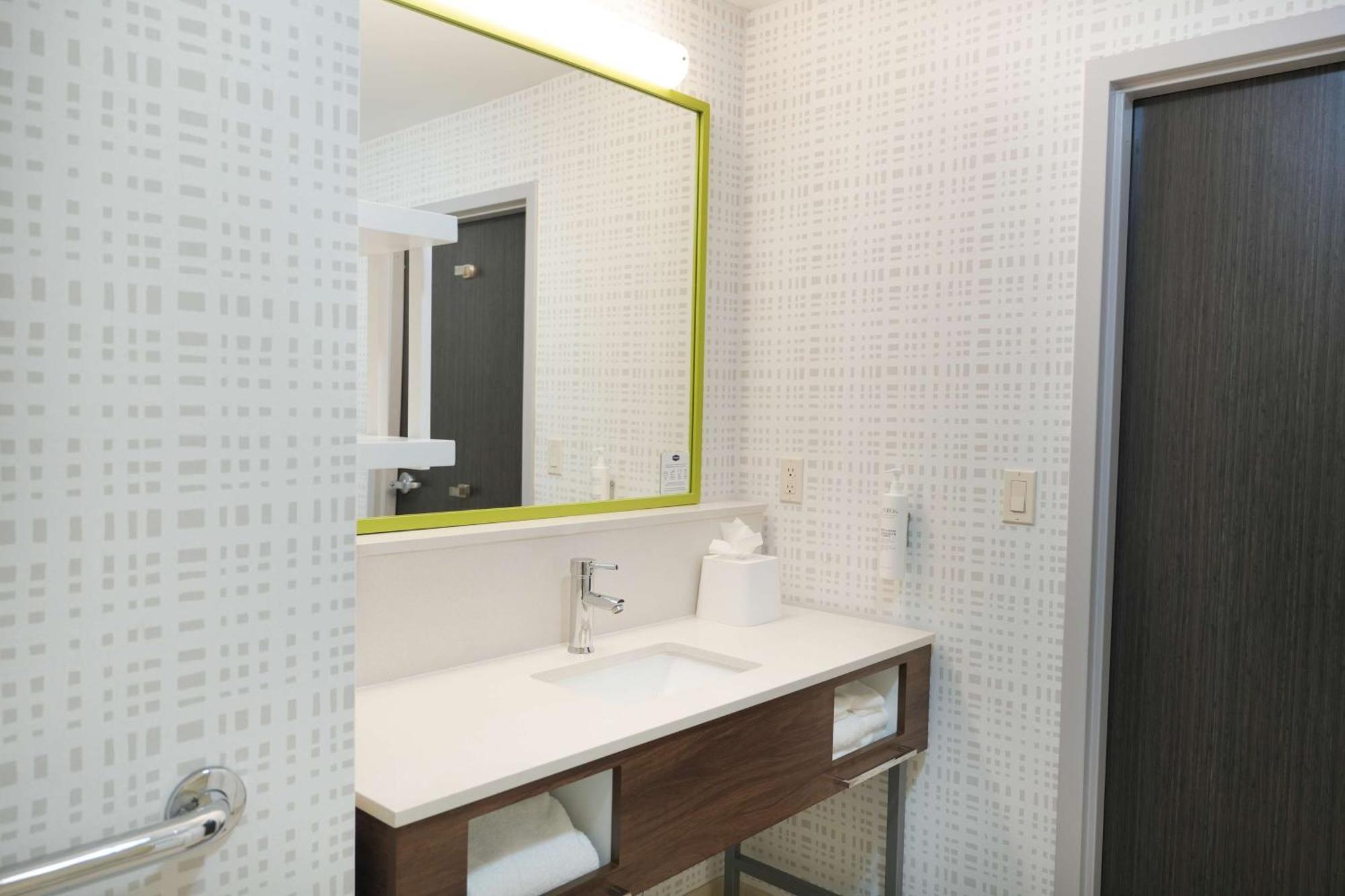Hampton Inn And Suites Tulsa Central Экстерьер фото