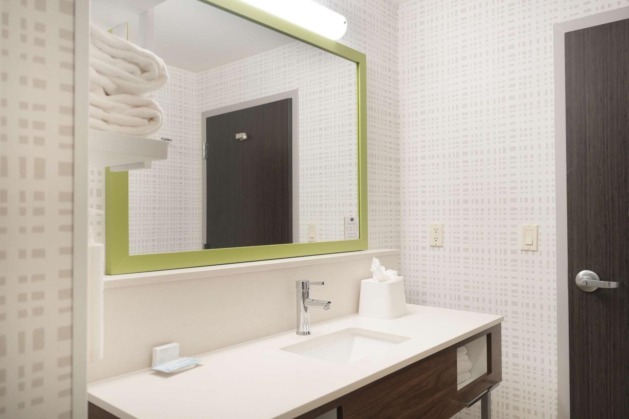 Hampton Inn And Suites Tulsa Central Экстерьер фото